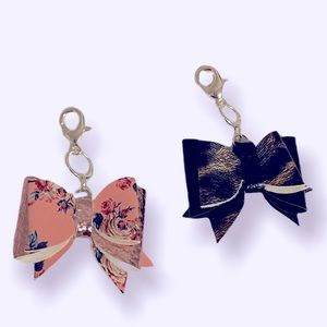 Mini faux leather bow purse clips/keychains.